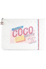 CHANEL WHITE 2017 O-CASE LARGE