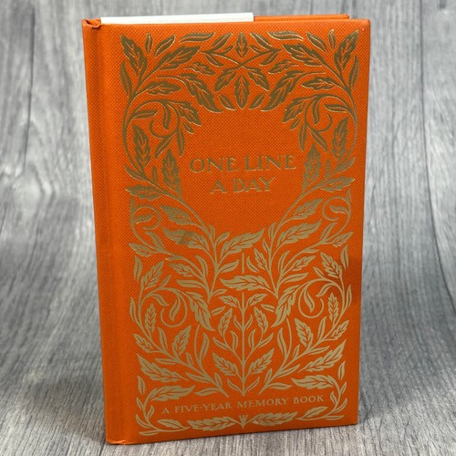 Chronicle books one line day - books,