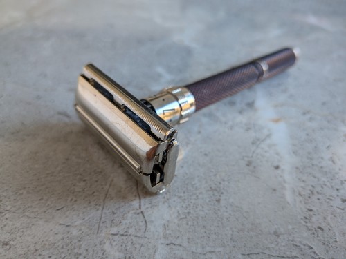 1982 gillette black - ,