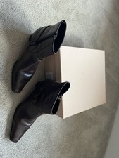 Robert Vianni ankle boots size