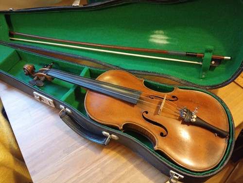 Antique size violin - 3/4,