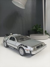 Welly Back to the Future II Delorean Time Machine 1:24 Scale Diecast Model Car