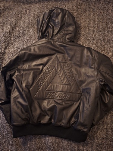 Palace black leather bossy - black,