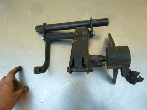 Engine support mount - , bracket