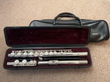 Yamaha YFL-211SII Flute with Original Hard Case - Nickel Silver