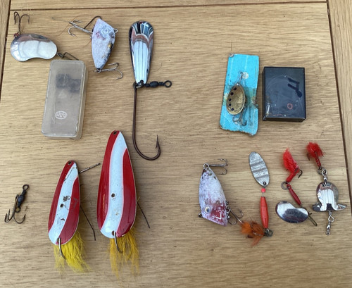 Vintage fishing tackle - tackle, lot