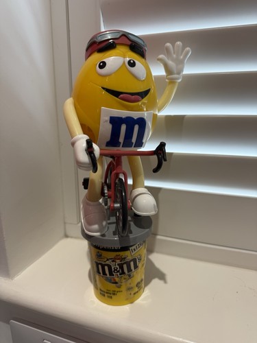 Vintage yellow character - m&ms,