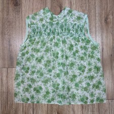 Vintage White & Green Floral