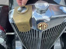 MG YA RADIATOR BADGE PLINTH - Brass - New Old Stock !!
