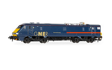 NEW Hornby R30424 GNER Class