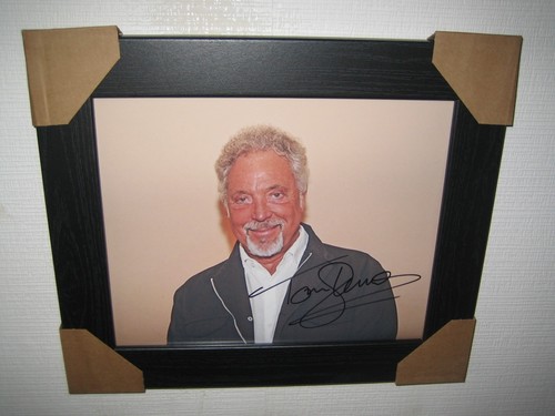 Tom jones signed - signed, 8x10