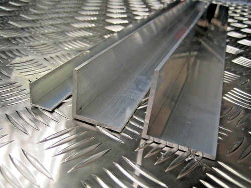 Aluminium angle section - l,