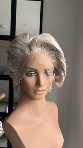 Devil wears prade - devil, wig