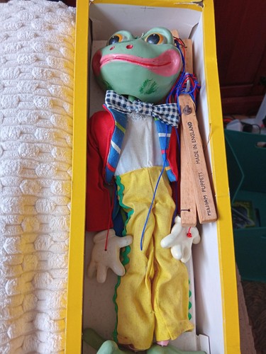 Pelham puppet frog in - puppet,