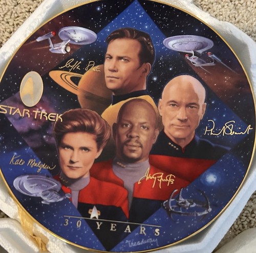 Star trek captains - star, plate