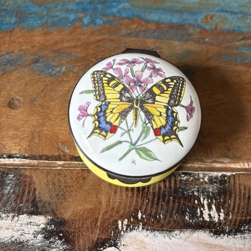 Crummles vintage enamel - vintage, pill