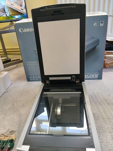 Cannon flatbed scanner 8600f - flatbed,