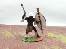 TROPHY MINIATURES   ZULU WAR   ZULU IN CAPTURED HELMET