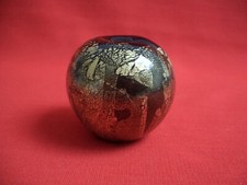 VINTAGE ISLE OF WIGHT GLASS HARRIS BLACK GOLD AZURENE APPLE PAPERWEIGHT NO STEM