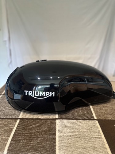 Triumph thruxton 1200 fuel - triumph,