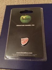100% Official Merchandise. The Beatles Mini Metal Pin Badge - Rubber Soul