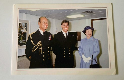 Queen elizabeth signed - queen,