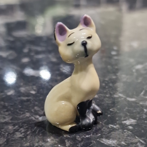 Wade porcelain figurine - of, am