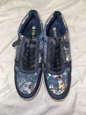 Women's PAVERS Blue Floral