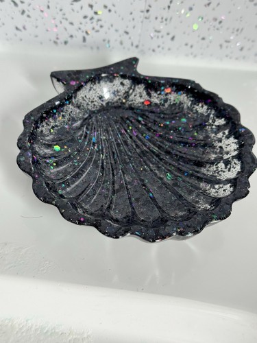 Black glitter shell shaped - shell,
