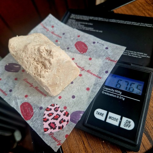 68g lush sea salted caramel - 68g,