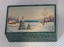 Vintage Hand Painted Art Russian Folk Art Wood Trinket Box 11 x 7 x4 cm