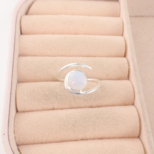 Milky opal gemstone 925 - milky,