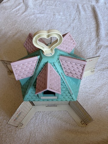 Quints vintage 1990 house - quints, with