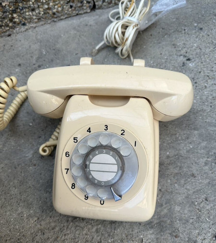 Dial telephone classic