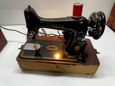 VINTAGE SINGER SEWING MACHINE MODEL 99 Small 3/4 size portable w/carry case 1955