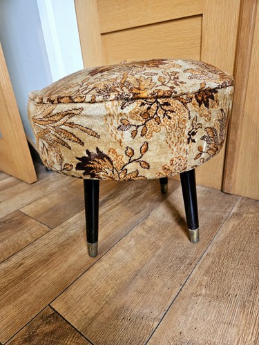 Vintage floral tapestry round - floral,
