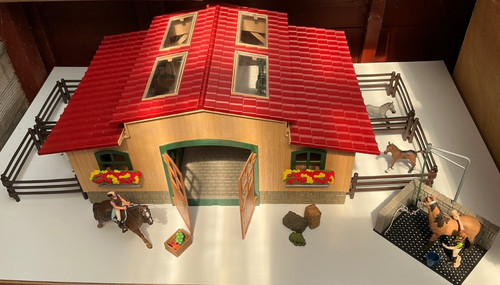 Schleich horse stable - ,
