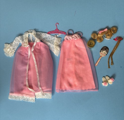 Vintage 1971 barbie - vintage,