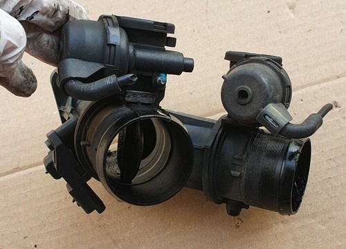Throttle body air doser - body,