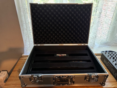 Pedaltrain flightcased - 2,