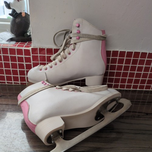 Sfr galaxy ice skates - sfr,