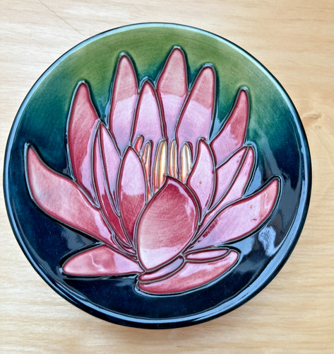 Moorcroft may waterlily pin - may,