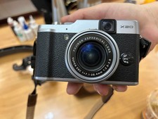 FUJIFILM Fuji X Series X20 12.0MP Digital F2.0-2.8 lens Camera 4x optical zoom