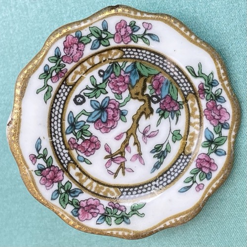 Porcelain plate signed - porcelain,