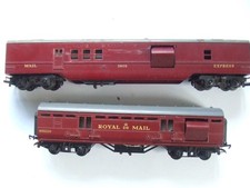 Triang OO Gauge Operating Royal Mail Coach 3609  M30224 LMS - pair