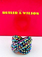 BUTLER & WILSON SIGNED AB CRYSTAL GOLD TONE RING (boxed size L)