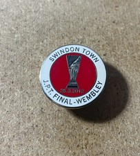 SWINDON TOWN RARE ENAMEL FOOTBALL SUPPORTERS BADGE