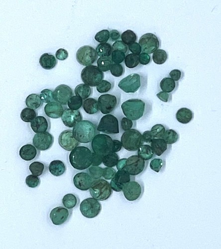 Assorted natural emeralds - ,