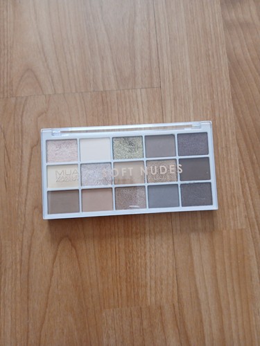 Mua eyeshadow palette soft - mua,