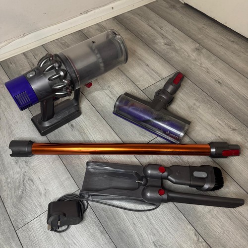 Dyson cyclone v10 absolute - dyson,